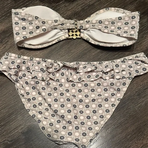 Stunning Floral Pink Bandeau Bikini Set🌸 - Picture 9 of 15